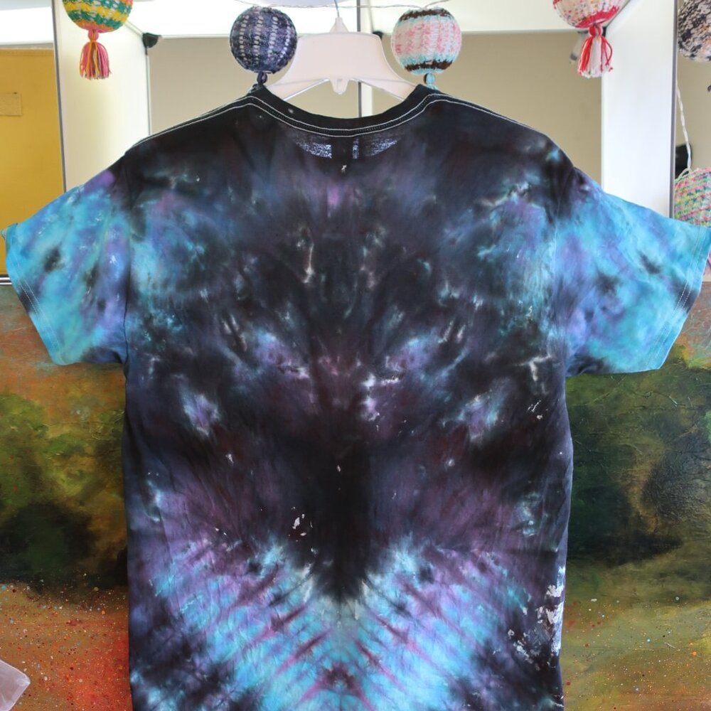 Mandala tie dyed t-shirt - unisex Large - New and ready to ship - Picture 3 of 7